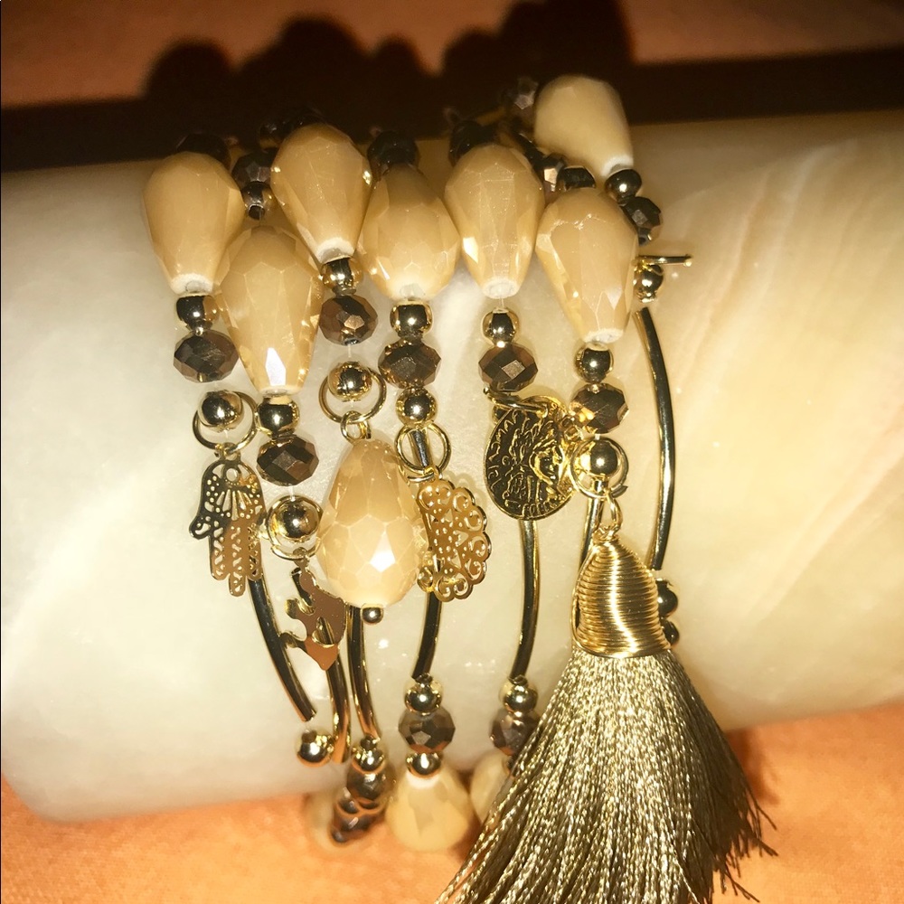 Beautiful Bracelets Weeklies